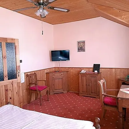 Garni Asas*** 3* Most
